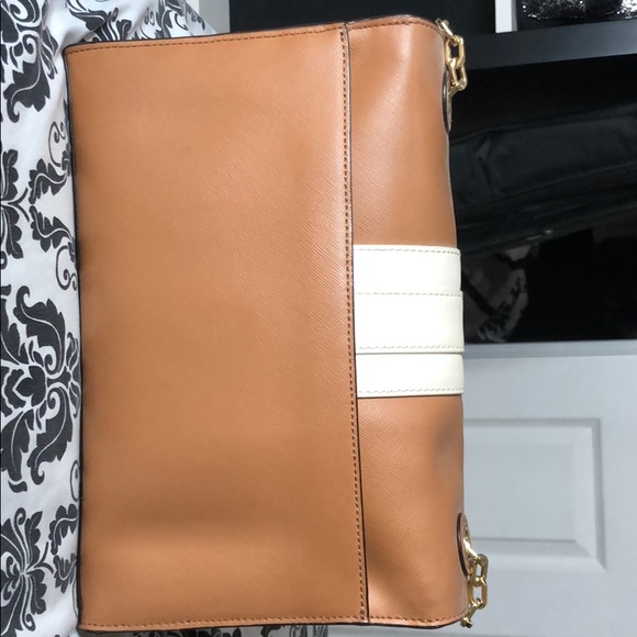 Purse - Picture 2 of 4